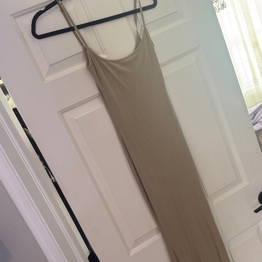 Skims Fits Everybody Maxi Dress in a taupe color size small